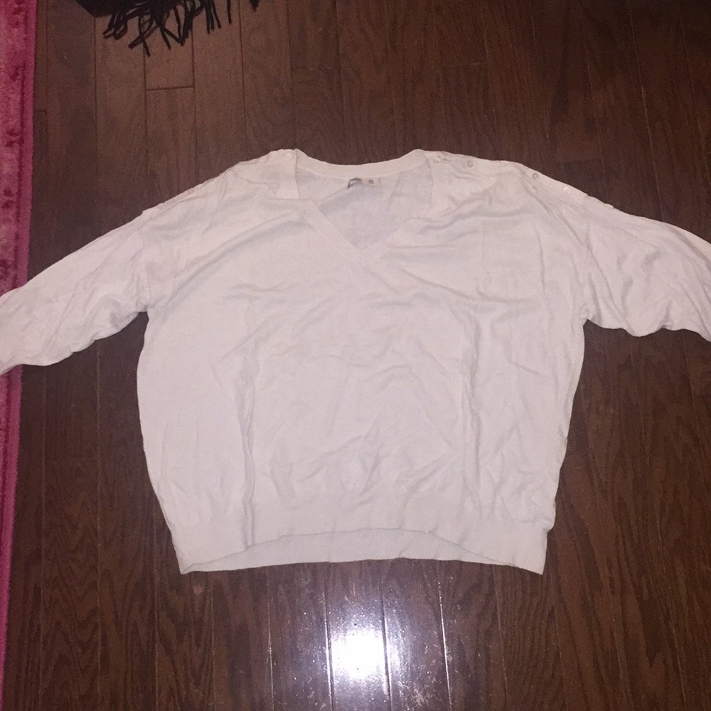 White old navy sweater